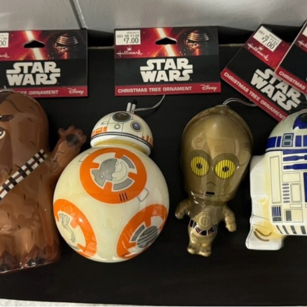 Star Wars Disney Hallmark 6 piece CHRISTMAS ORNAMENTS SET NWT